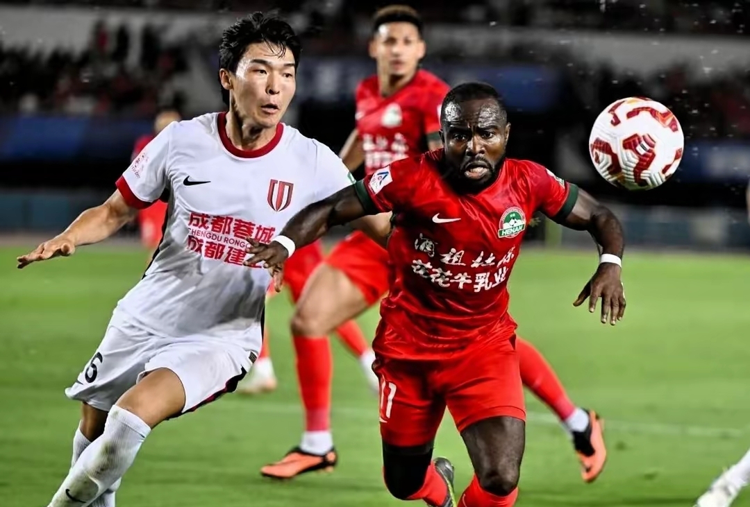 转折点！成都蓉城复出首秀，英超赛后攻防权衡，气氛紧张，控场能力受关注的简单介绍